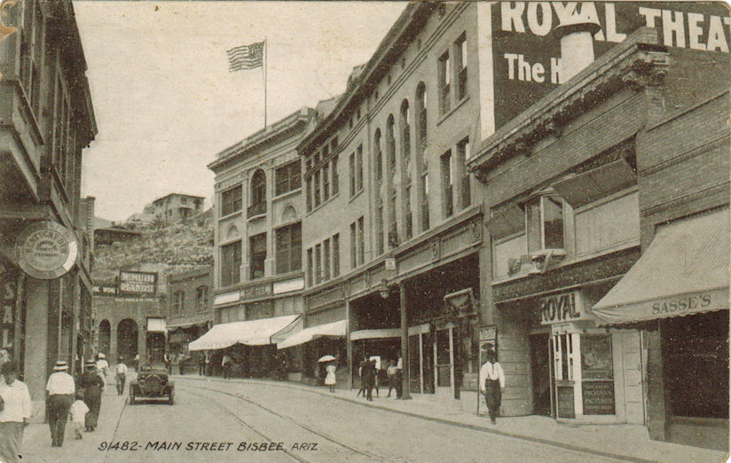 H.H. Tammen Co. Postcard 91482 Bisbee Main St.